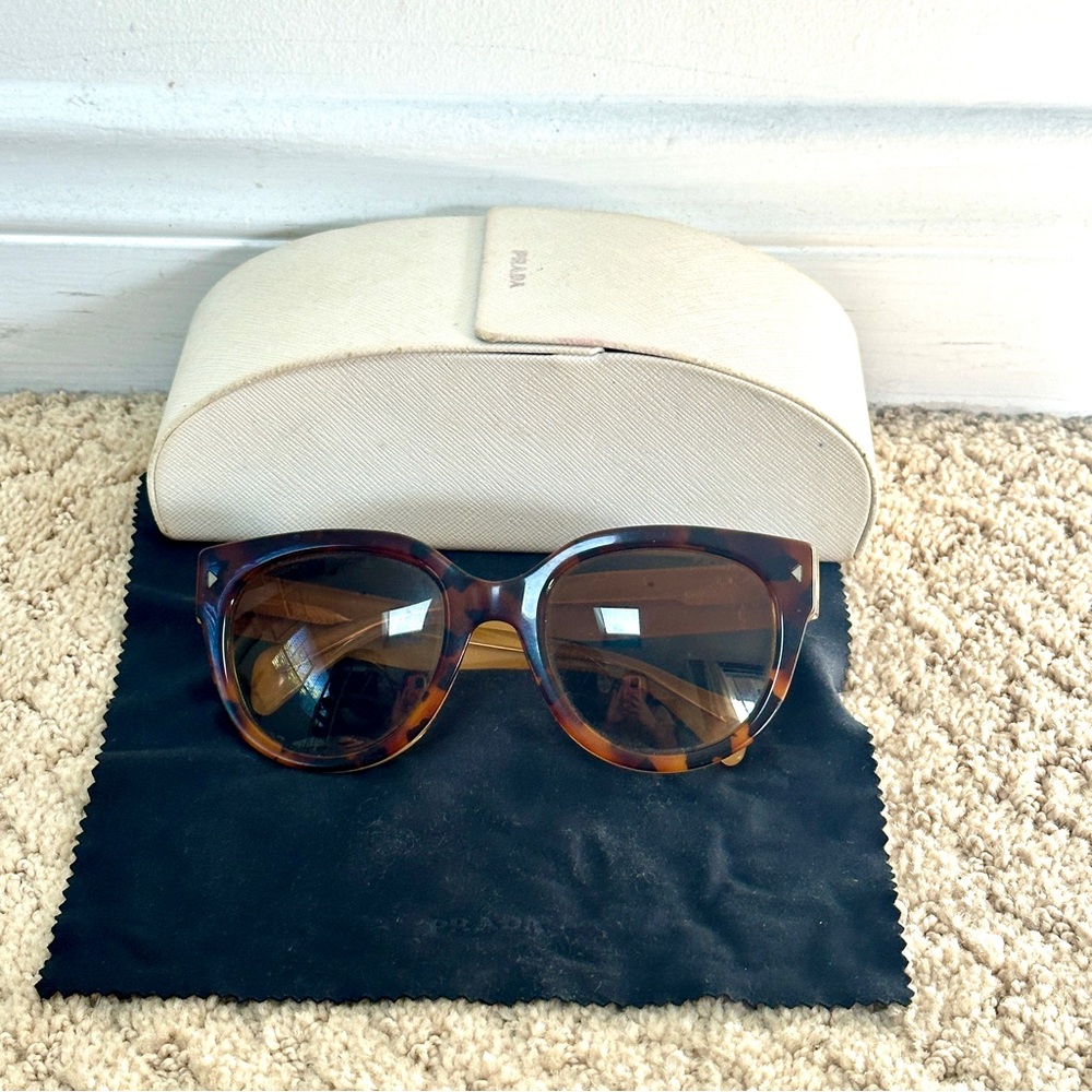 Prada Brown Tortoiseshell Polarized Sunglasses Sp… - image 2